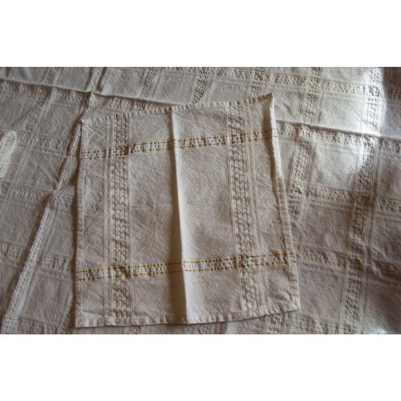 Tablecloth 8 Napkins Cream Gold & Silver Thread Holiday Christmas 60 X 56 Inches - Picture 3 of 7